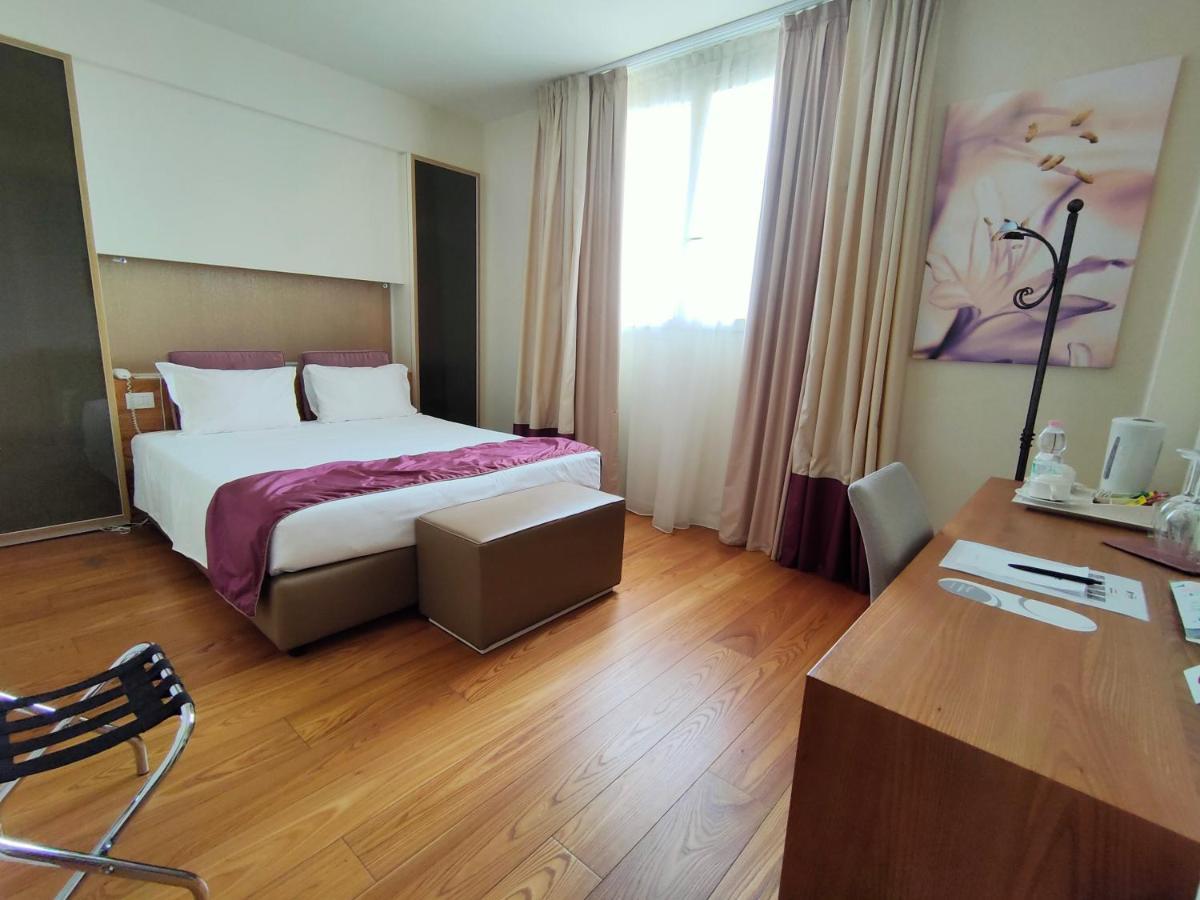 Villa Del Poggio Prosecco Bike Hotel San Pietro Di Feletto ภายนอก รูปภาพ