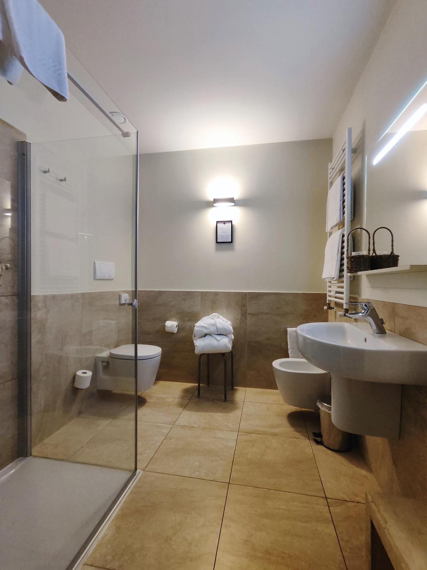 Villa Del Poggio Prosecco Bike Hotel San Pietro Di Feletto ภายนอก รูปภาพ