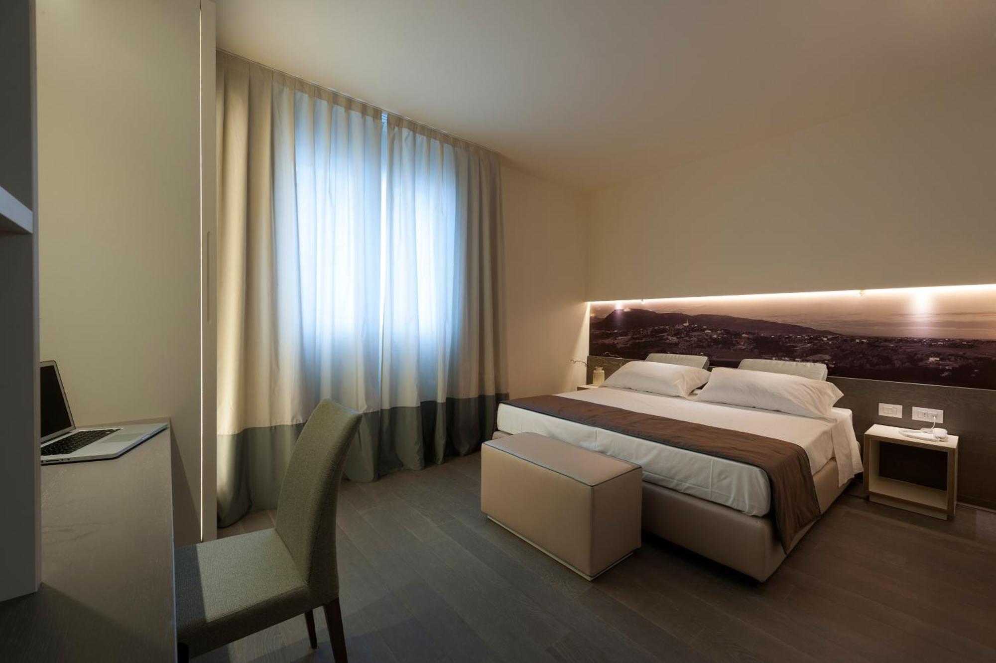 Villa Del Poggio Prosecco Bike Hotel San Pietro Di Feletto ภายนอก รูปภาพ